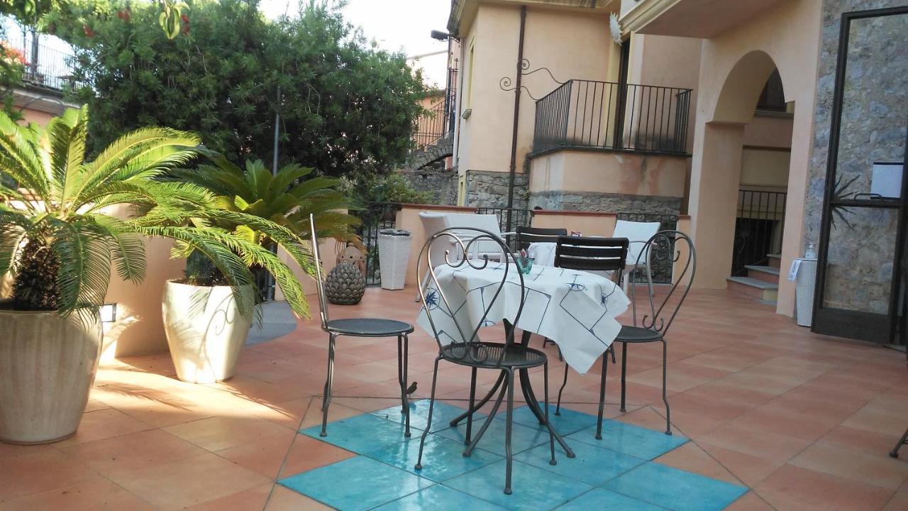 Hotel Del Sole Al Plebiscito 사프리 외부 사진